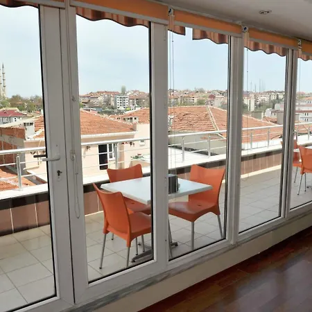 Hotel Saray 3*
