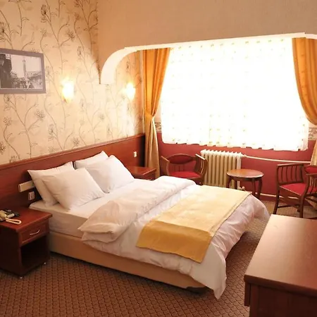 فندق Saray 3*